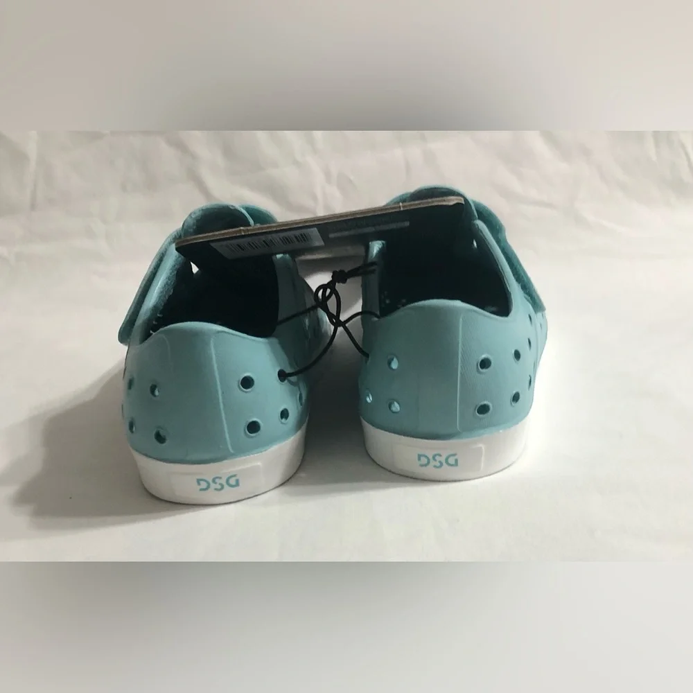 DSG Girls slip on sport water friendly shoes adjustable Valcro straps blue.10K